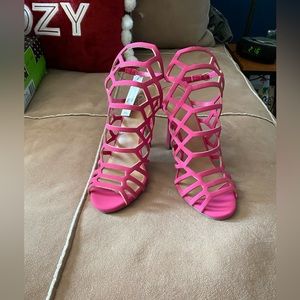 NWT New York & Company cage shoe